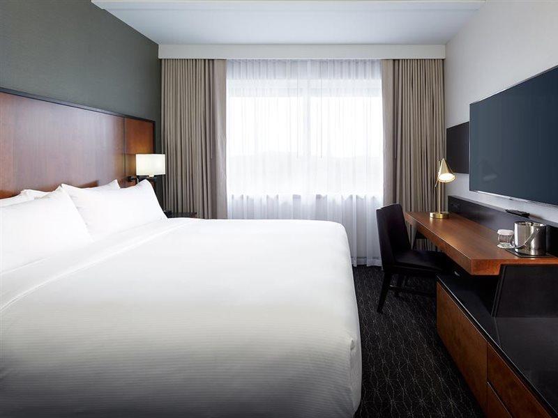 Doubletree By Hilton Montreal Airport Hotel Dorval