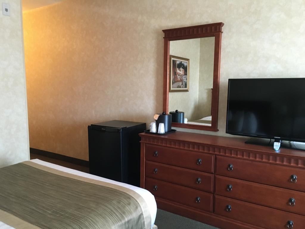 Doubletree By Hilton Montreal Airport Hotel