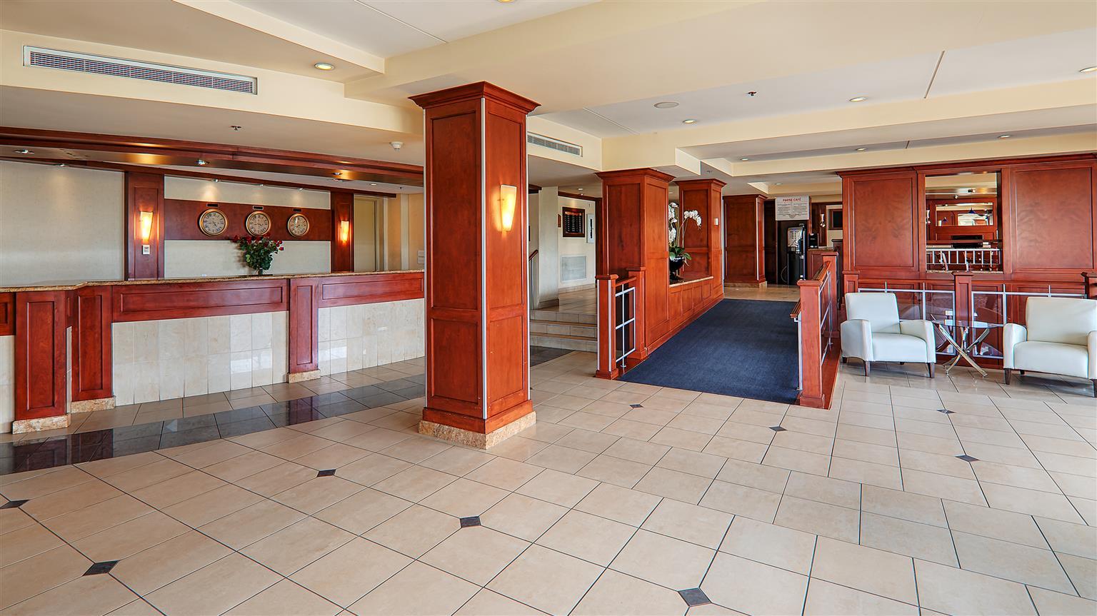 Hotel Doubletree By Hilton Montreal Airport 4*