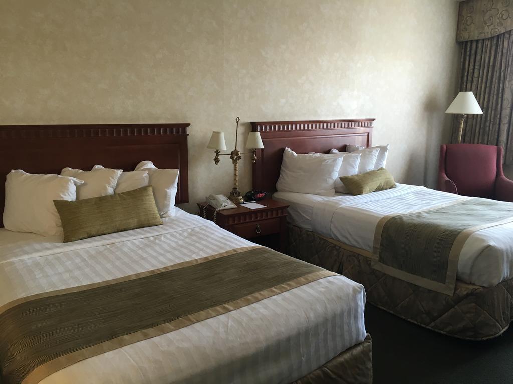 Doubletree By Hilton Montreal Airport Dorval