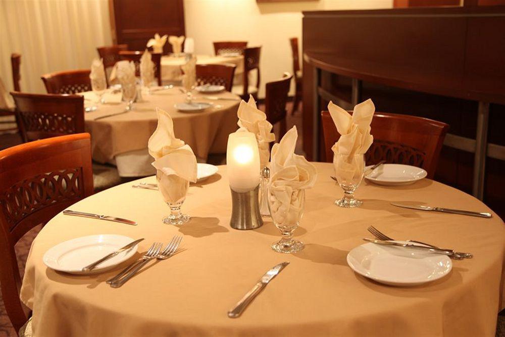 Hotel Doubletree By Hilton Montreal Airport Dorval